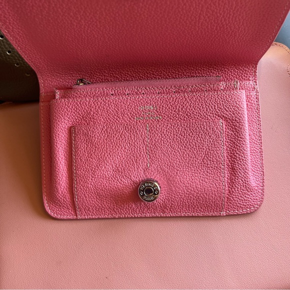 🩷Chic Pink Dogon Duo Togo  Pebbled Wallet - Picture 2 of 2